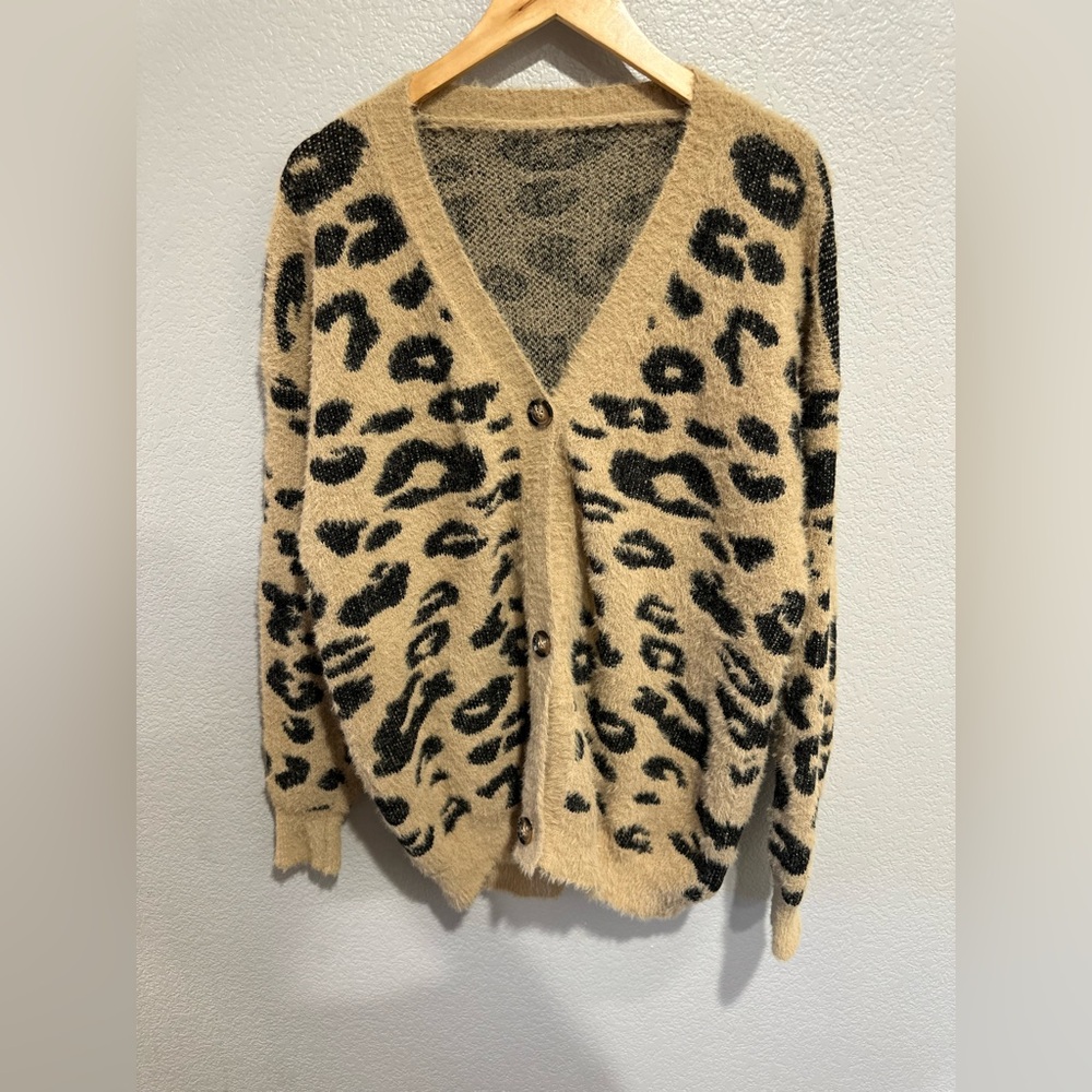 Vesti Beige and Black Animal Print Cardigan